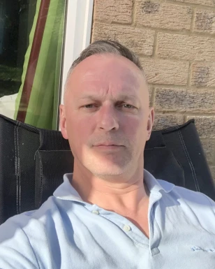 English men looking for love